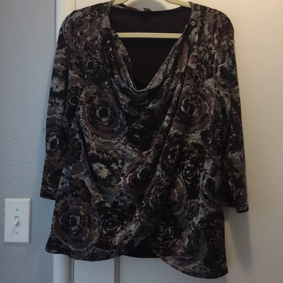 Blouse (3-way adjustable) berry and greys. - Picture 5 of 8